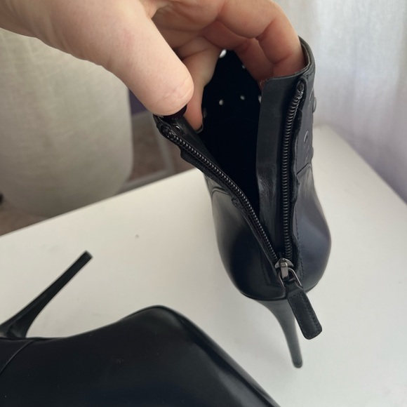 NINE WEST  Black Pointy Toe Leather Booties - Picture 3 of 7